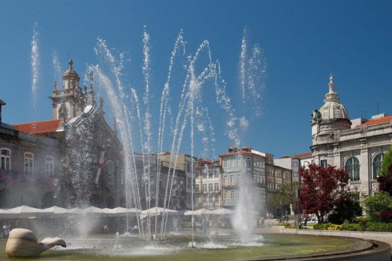 Porto: Braga and Guimarães Private Day Trip with Local - Who Should Consider This Tour?