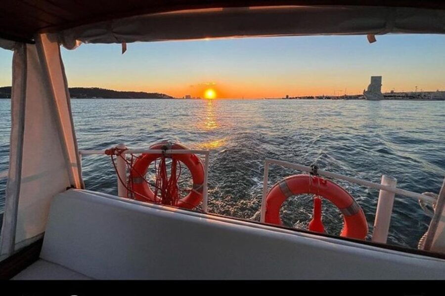 Porto: Douro private cruiser (only for you)6 bridges/sunset - What the Experience Includes and Why It Matters