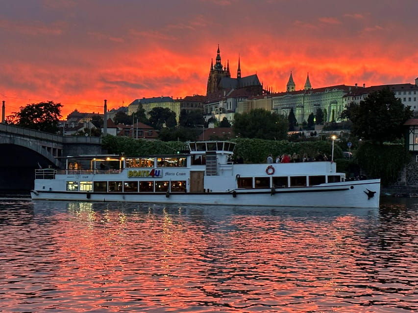 Prague: 2-Hour Historic Boat Cruise with Delicious Lunch - Practical Details and Tips