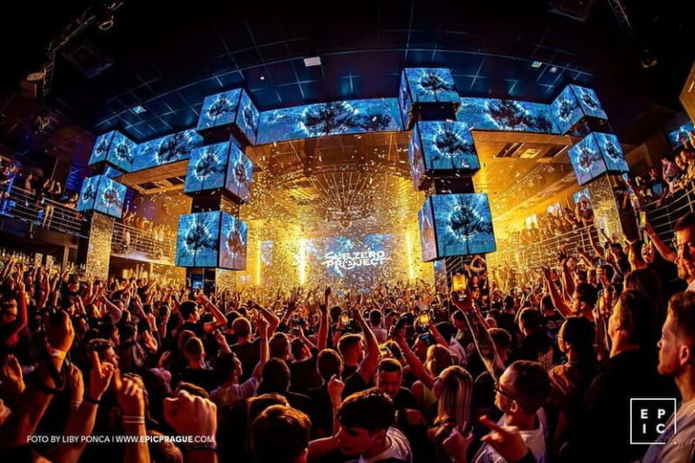 Prague : Boat Party with Afterparty at EPIC - Itinerary Breakdown