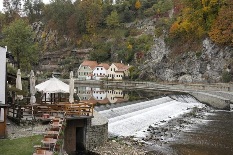 Prague: Cesky Krumlov Private Day Trip with a Local - The Value of This Tour