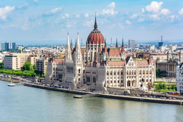 Prague: Private Transfers to European Cities with Comfort - Who Should Consider This Service?