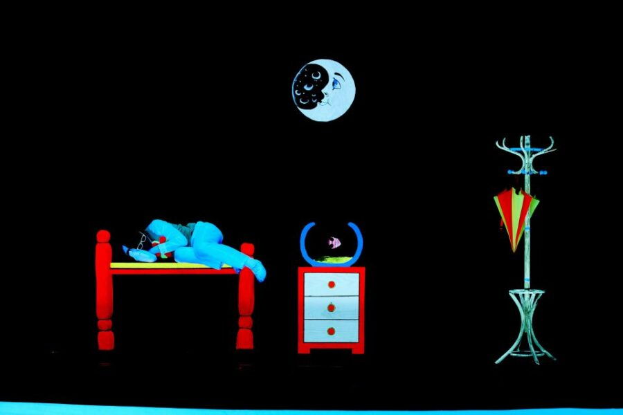 Prague: WOW Show Black Light Theater - The Experience: Visuals and Interactivity