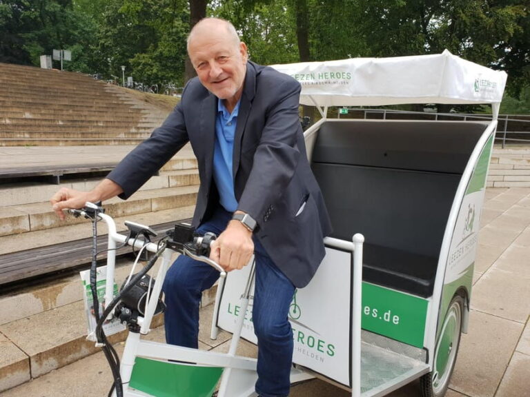 Private crime city tour by rickshaw including guide - The Charm of Münster from a Rickshaw