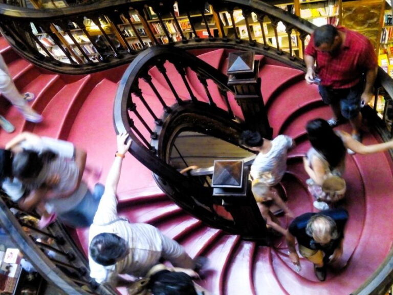 Private Day Tour to Porto with maximum 2 stop in the way - Who Would Love This Tour?