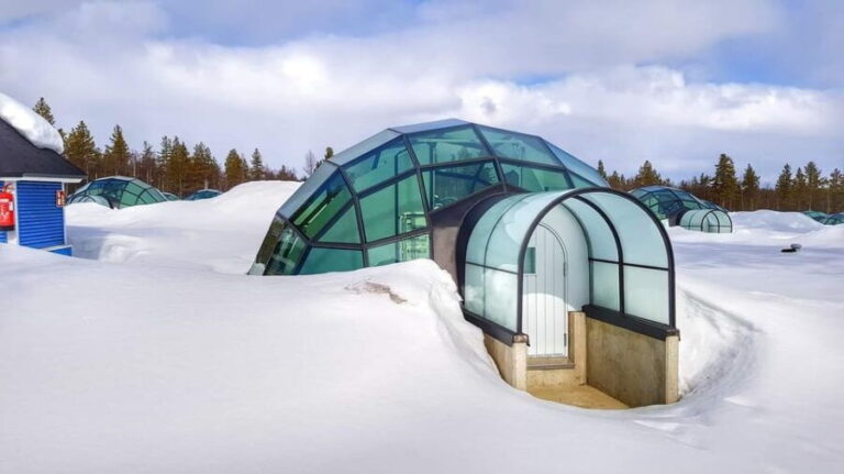 Private Guided Tour Rovaniemi To Kakslauttanen /Saariselka - A Deep Dive into the Itinerary and Experience