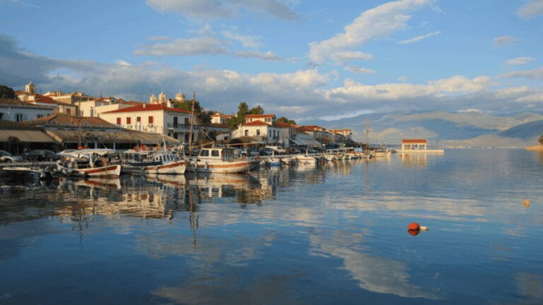 Private Luxury Tour: Delphi, Itea & the Charm of Galaxidi - Who is this tour best suited for?