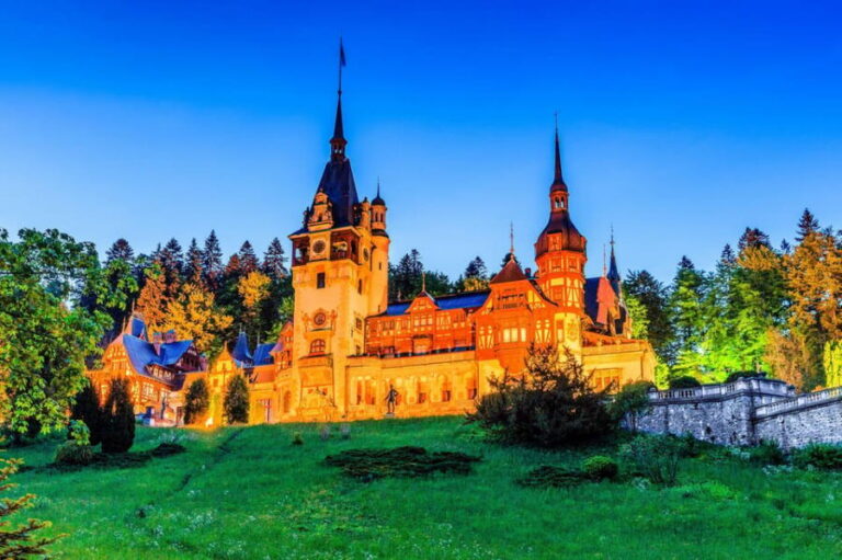 PRIVATE TOUR 1-Day Minivan Draculas, Peles Castle & Brasov - How the Day Unfolds