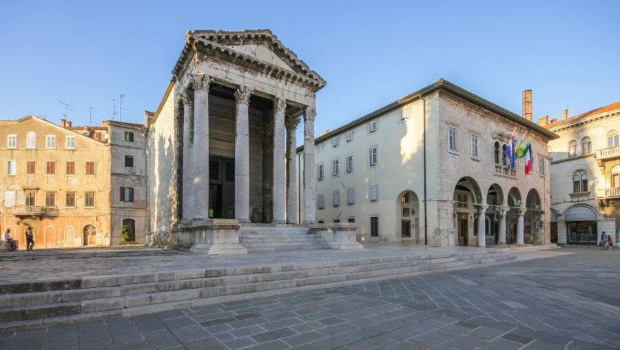 Pula: Historic Walking Tour with Local Guide & City Views - An In-Depth Look at the Tour