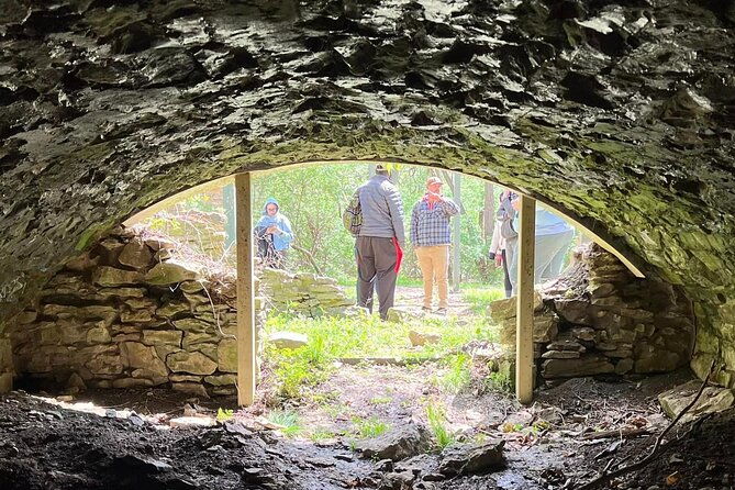 Quindaro Ruins Urban Hike - Exploring the Ruins and Bluffs
