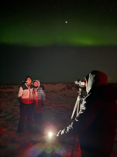 Reykjavík: 4x4 Minibus Northern Lights with Photo and Cocoa - Comfort and Convenience