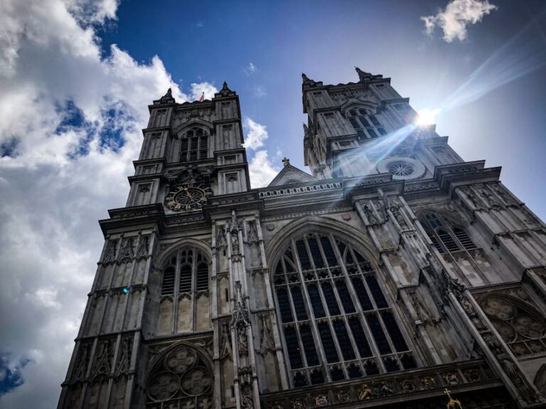 Royal London: from Tudors & Stuarts to Windsors Walking Tour - Exploring Londons Royal Landmarks