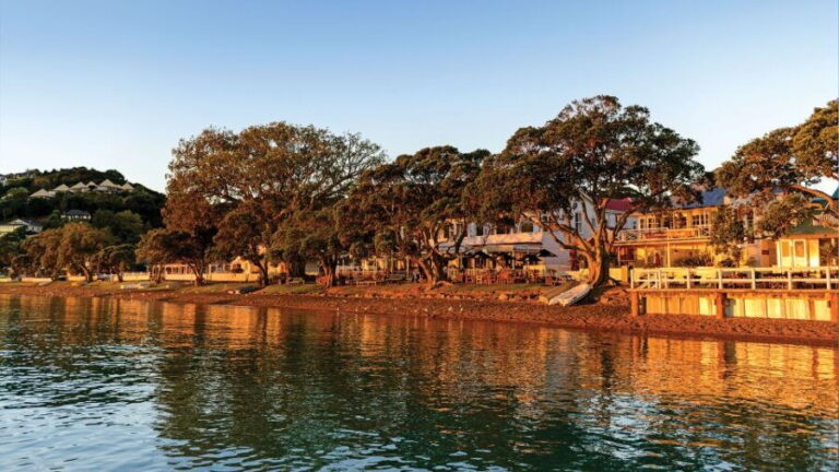 Russell: 1-Hour Sightseeing Tour by Coach & Long Beach - Detailed Tour Breakdown