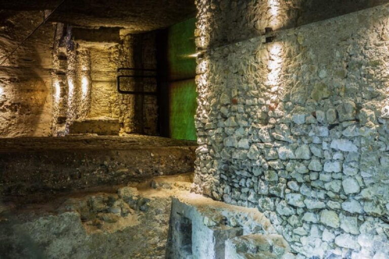 Rynek Underground, Wawel Castle and Cathedral Guided Tour - Exploring Krakow’s Royal Heritage in Depth