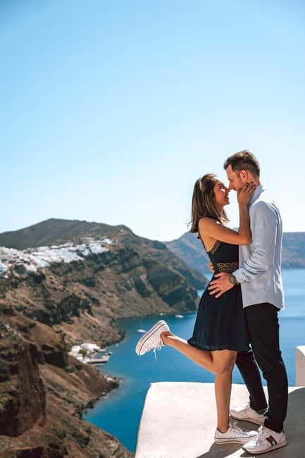 Santorini: Oia Private Couple Photoshoot with 35 Photos - What to Expect From Your Photoshoot