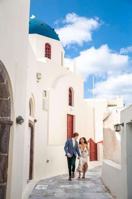 Santorini photography tour in Oia Village for 1,5 hour - The Itinerary Breakdown: What You Can Expect