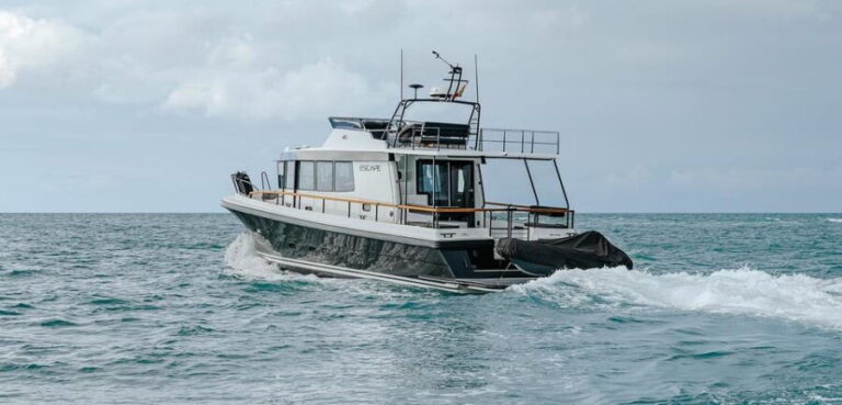 Santorini: Private Motor Yacht Cruise with Meal & Open Bar - Who Should Consider This Tour?
