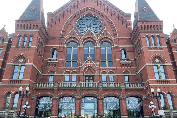 Self Guided Walking Tour of Cincinnati - Exploring Cincinnatis Key Landmarks