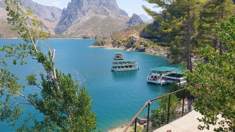 Side: Green Canyon Boat Tour With Open Buffet Lunch & Drinks - What We Love About This Tour