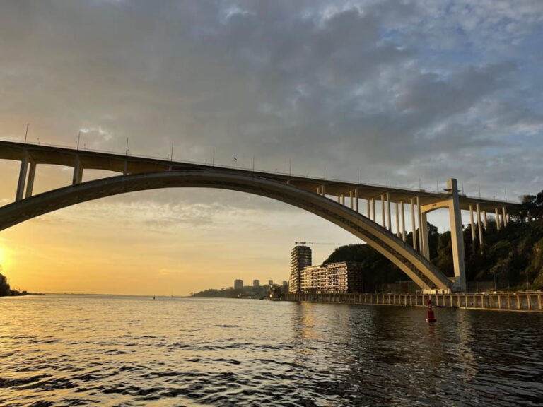 Six bridges yacht cruise on the Douro River in Porto - Practical Details & What to Expect