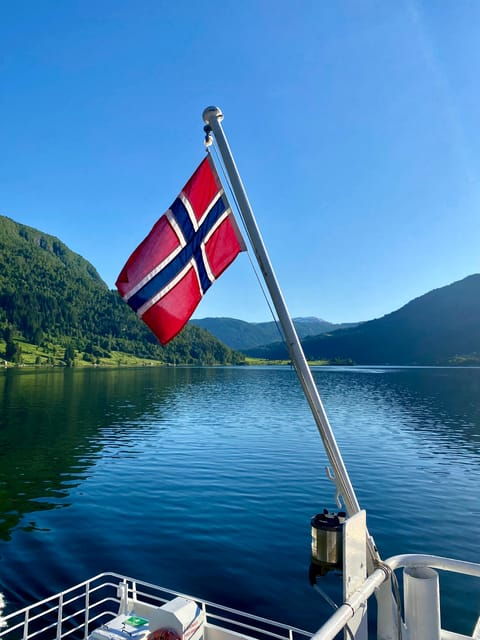 Sogndal: Cozy evening Cruise. Boat tour - A Detailed Look at the Sogndal Evening Cruise