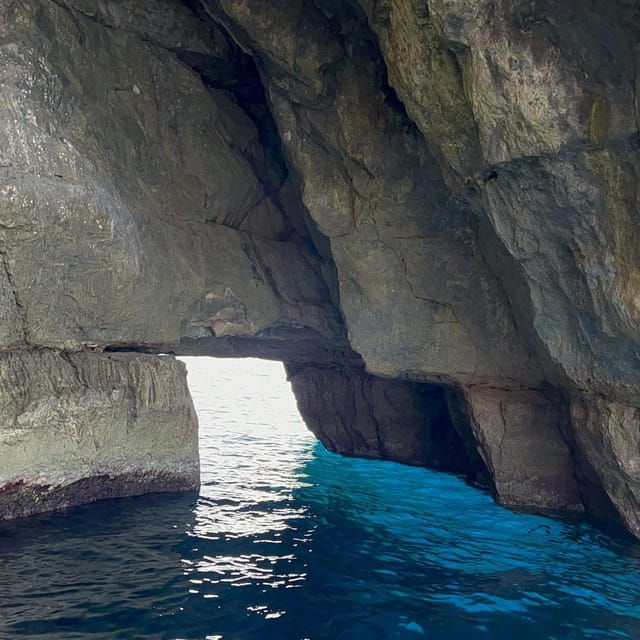 Southern Beauties: Marsaxlokk and Blue Cave TOUR IN PORTUGUESE - Discovering Malta’s Coastal Treasures: A Practical Guide to the Southern Beauties Tour