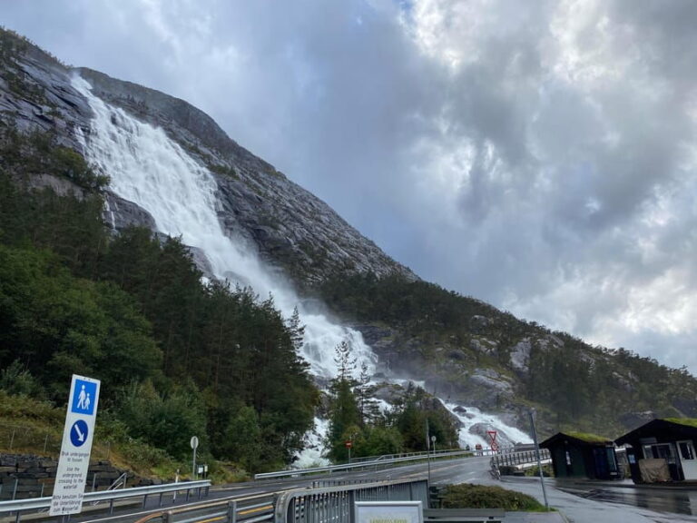 Stavanger: Trip to the Langfoss and Latefoss waterfalls - An In-Depth Look at the Tour