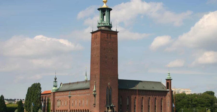 Stockholm Must See: City Hall, Gamla Stan and Vasa Museum - Transportation & Group Size