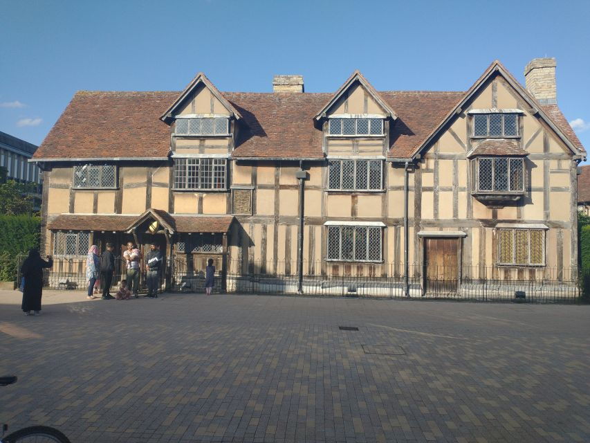 Stratford-Upon-Avon: The Famous Walk Talk Show - The Experience: A Deep Dive into the Tour