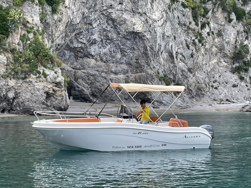 Sunset allegra2 | Private boat tour Amalfi Coast - Discovering the Amalfi Coast by Boat: What You Can Expect