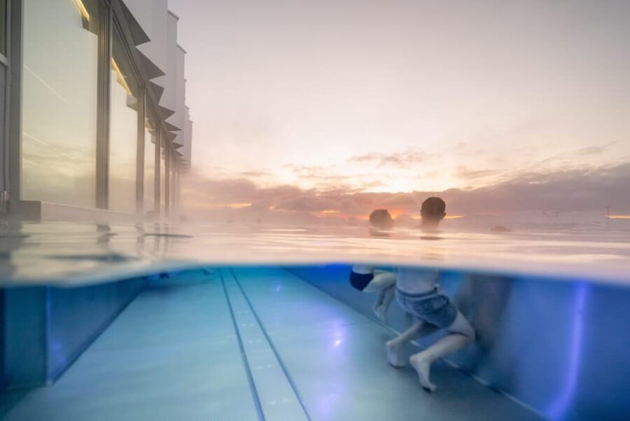 Tromsø: Spa/Pool with Bath, Sauna and Outdoor Heated Pool - Who Would Love This Experience?
