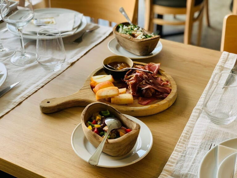 TUA, Ansiães: Boat Trip (Tua - Pinhão) + Lunch (Calça Curta) - What’s Included and What to Consider
