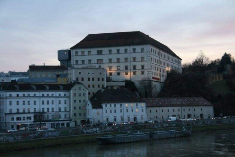 Vienna: Private tour Mauthausen and Linz - The Experience in Detail