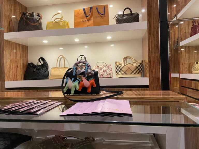 Vienna: VVIP Designer Shopping with Angelina Hot Chocolate - The Practical Details