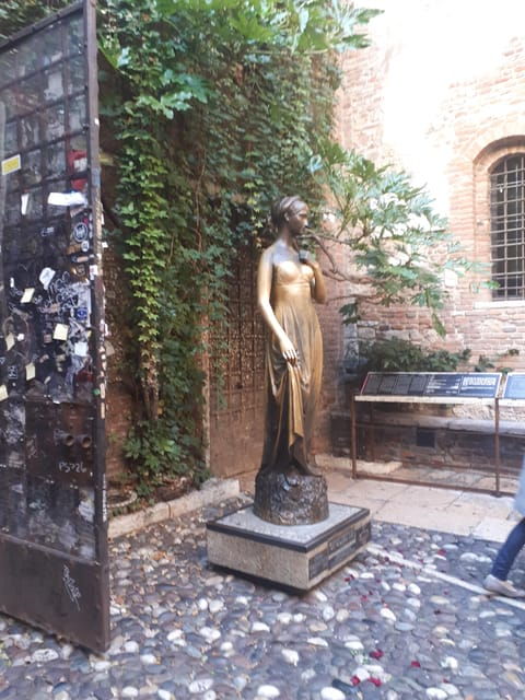 Visit of Verona and Lake Garda. Full day tour from Milan - Sirmione: The Lake Garda Gem