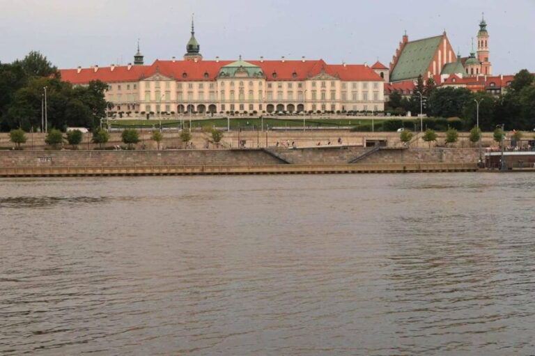 Warsaw: Vistula River Cruise with Your Music & City Views - FAQ