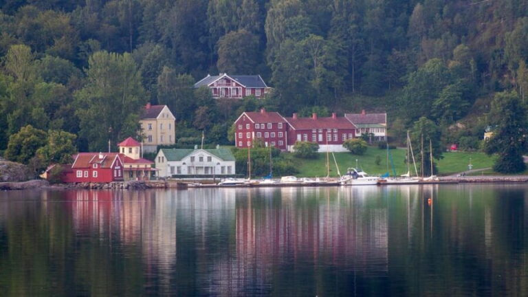 West Sweden: 5-Day Sea Kayak Camp with Seaside Accommodation - Who Should Consider This Tour?