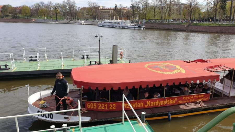 Wrocaw: Gondola cruise with a guide (1 hour) - Who Should Consider This Tour?