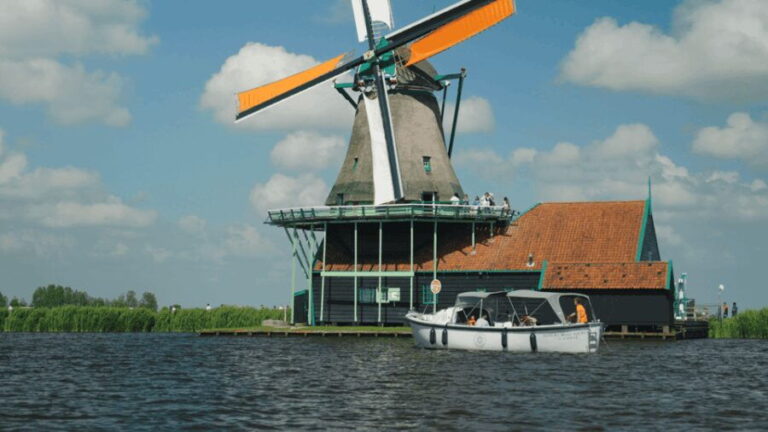 Zaanse Schans: Cruise UNESCO Windmills Village + Live Guide - The Value of the Experience
