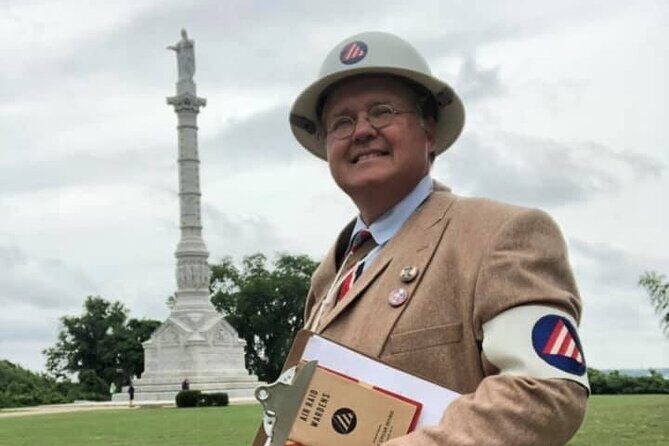 Christmas on the Homefront: A 1-Hour World War II Character Tour - The Experience and Practical Details