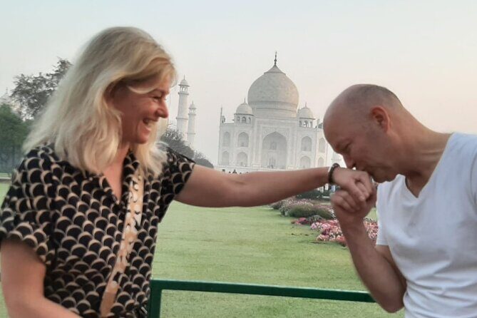 Private 4Days Taj Mahal Tour from NewYork Including Visa & Flight - Arriving in Delhi: The First Impressions