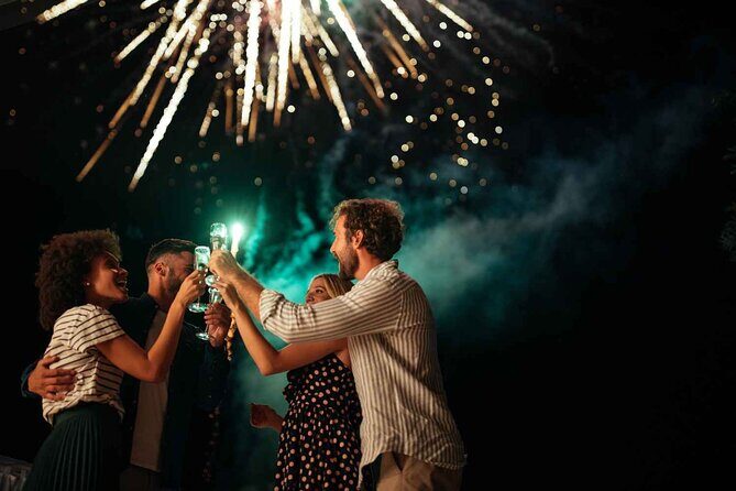 Waikiki New Years Eve Boat Cruise - An Insider’s Look at the Waikiki New Years Eve Boat Cruise