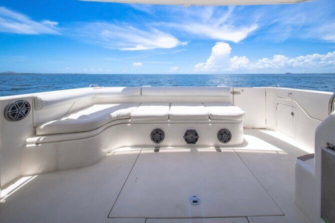 55ft 1 Hour FREE Miami Yacht Rental 3 to 6 Hours 13 People - The Experience of the Crew and Service