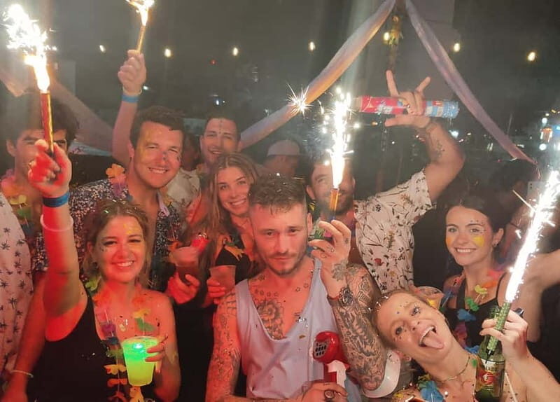 Amsterdam: Social Pubcrawl, Games and get to know eachother - The Experience in Detail