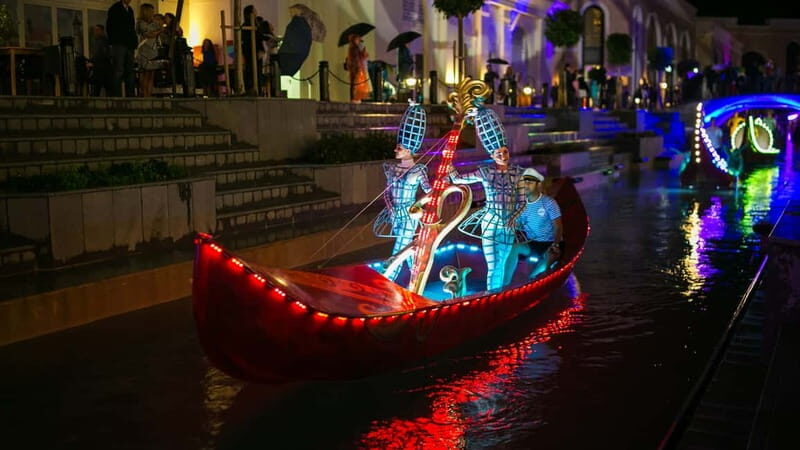 Antalya: The Land of Legends Night Show & Shopping Avenue - The Shopping Experience and Pre-Show Atmosphere