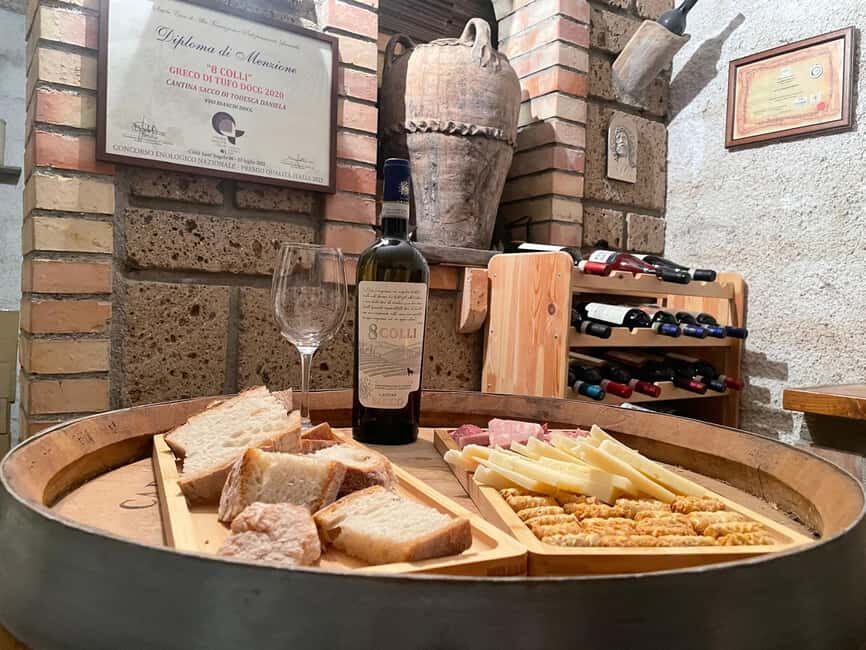 Aperitivo e degustazione di vini in vigna alla Cantina Sacco - The Setting and Practical Details