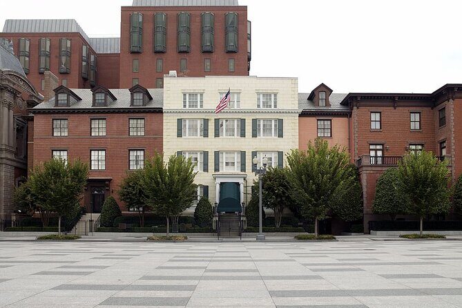 Assassinations Capital: Presidential Crime Scenes Walking Tour - Practical Details: What to Expect