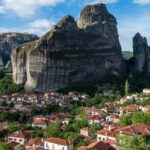 Athens: Meteora Day Trip with Central Pickup & Audio Guide - Exploring Kalabaka: The Gateway to Meteora