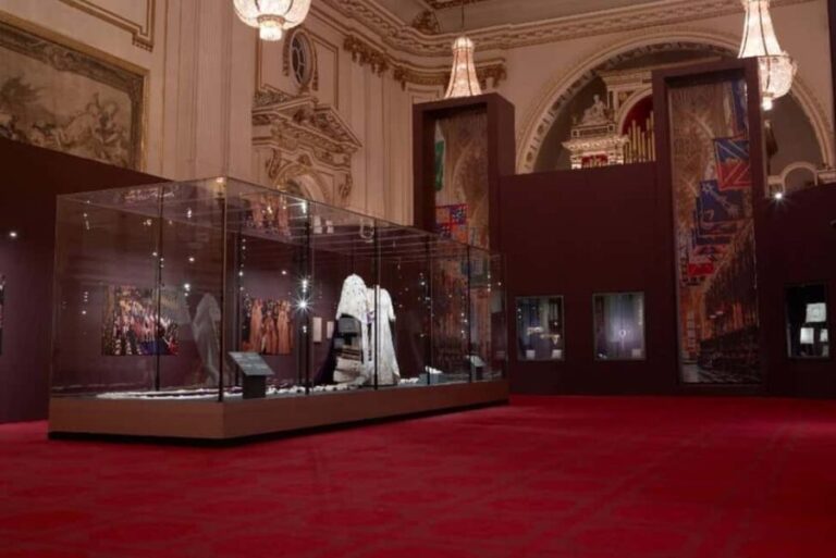 Buckingham Palace and Windsor Castle Tour - Windsor Castle: An Extended, Self-Guided Exploration