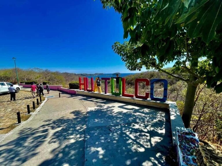 Check out the viewpoints and snorkel at Playa La Entrega - An Overview of the Experience